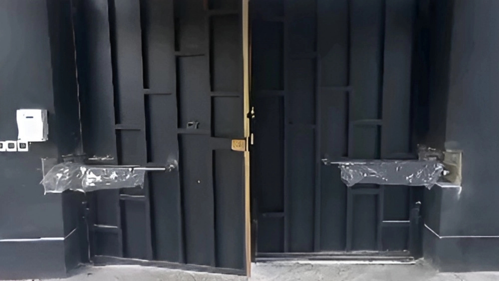 The cost of installing the automatic door of the building's parking lot in Damavand